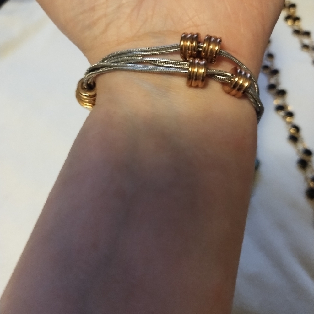 Set Of 3 Station Style Necklaces And A Bracelet - Picture 4 of 10